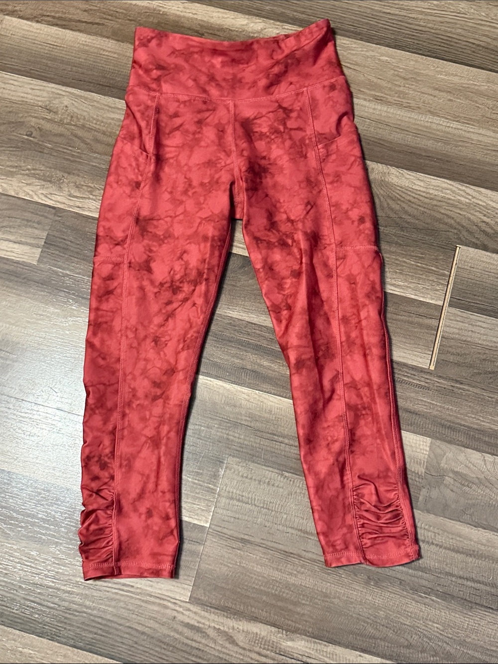 Jessica Simpson Red Tie-Dye Ruched Hem Leggings size medium